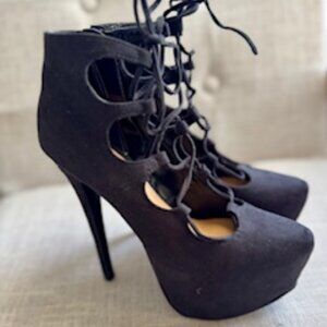 JustFab Black Lace-Up Stiletto Heels – Size 6